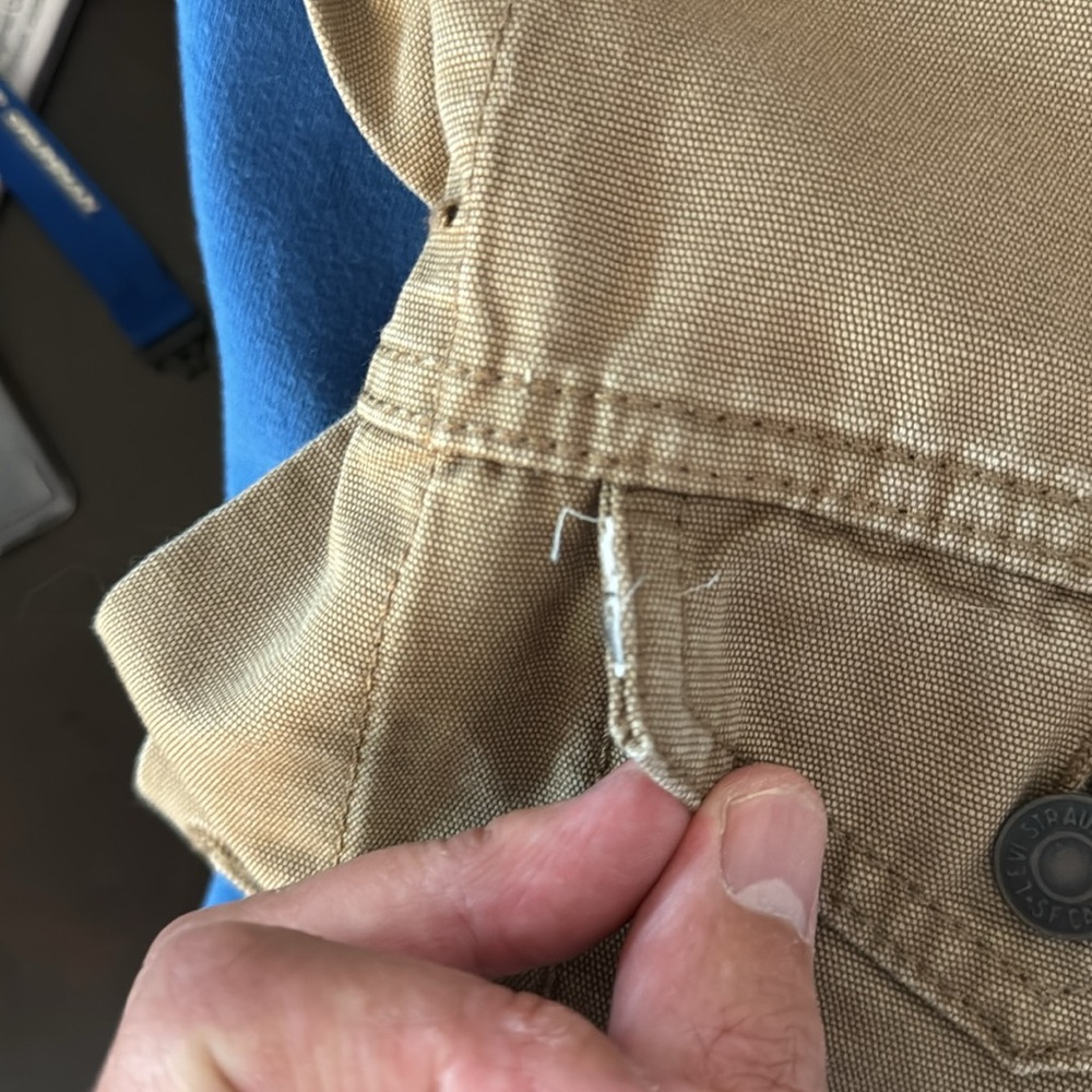 Levi’s tan denim jacket worn once only on a film shoot - great condition jacket - Picture 11 of 13